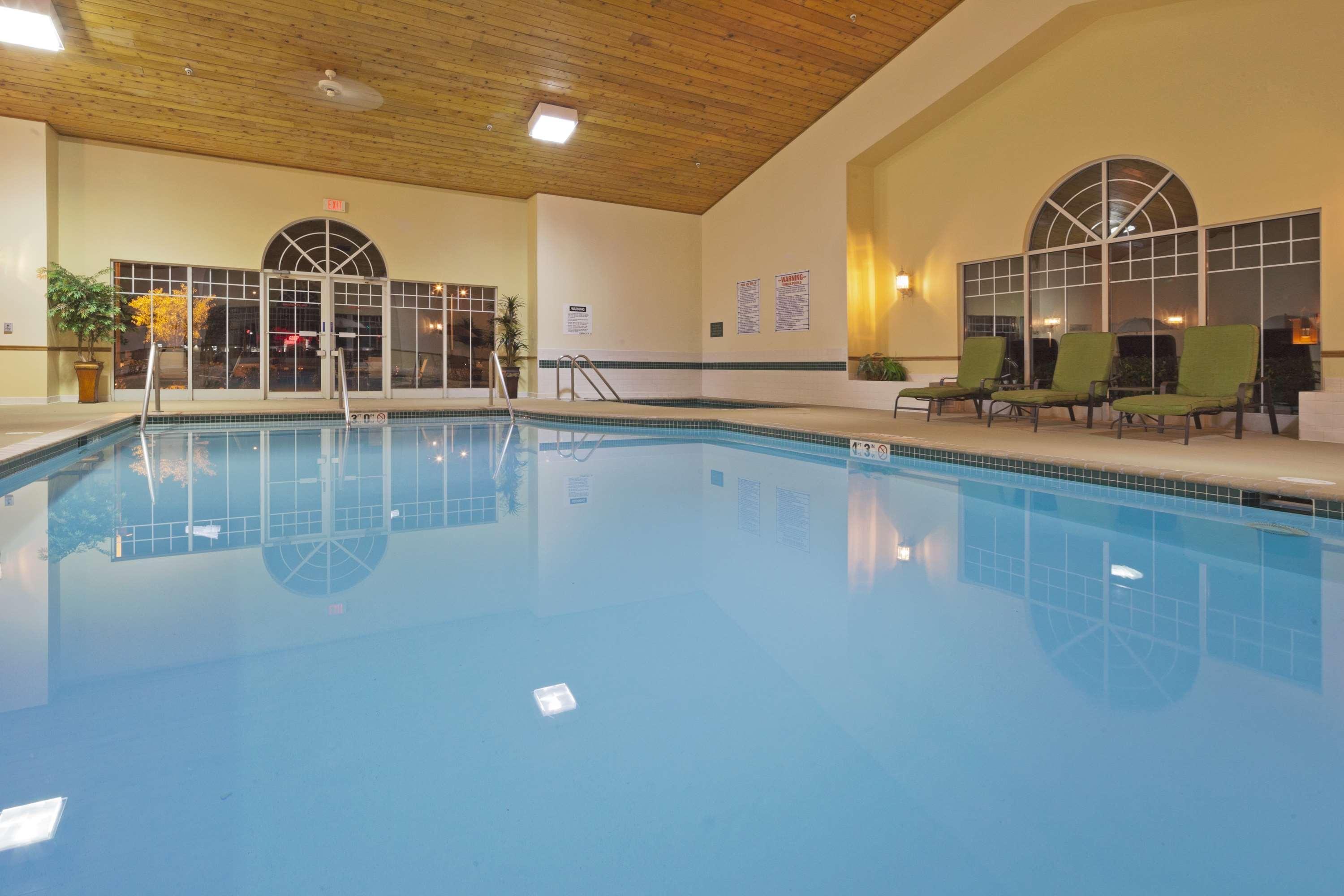Country Inn & Suites By Radisson, Germantown, Wi エクステリア 写真